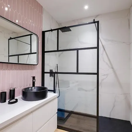 Moderne Pour 8 Personnes - Vue Sur !