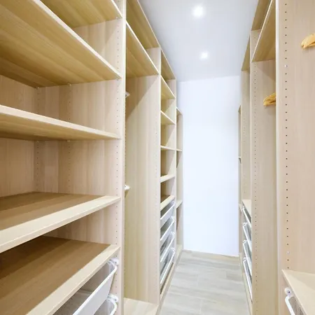 Moderne Pour 8 Personnes - Vue Sur ! Villa Nice